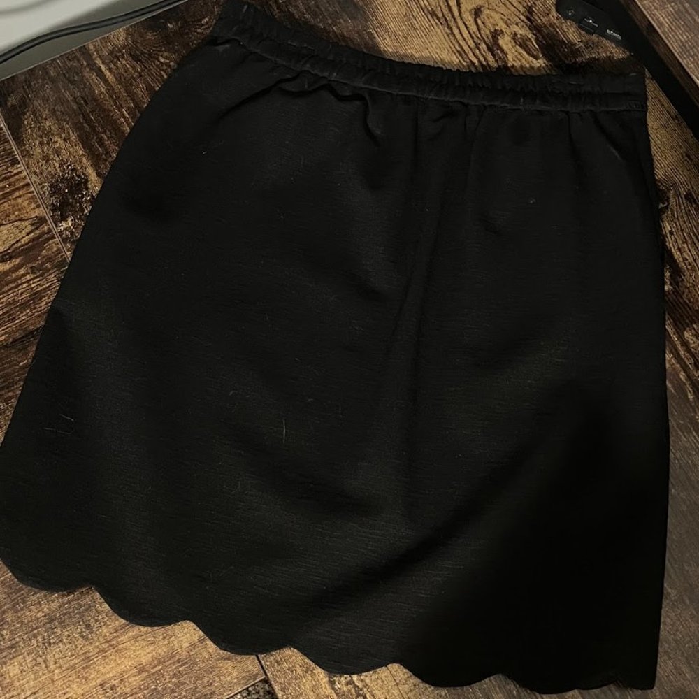 Skies are Blue | Scalloped Mini Skirt | Pockets | Black | SP